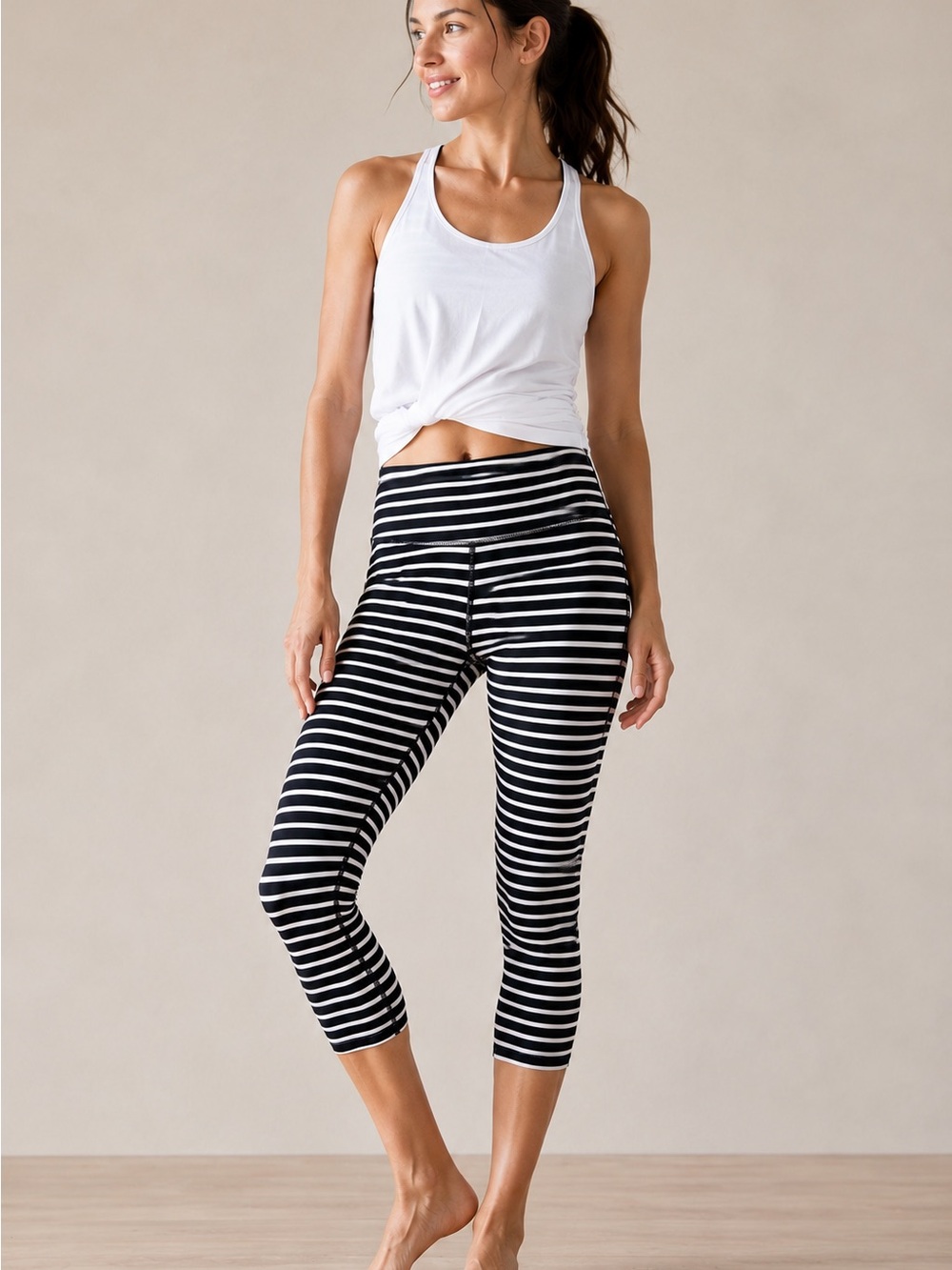 Athleta Striped Capri Leggings Women’s Medium Black White Cropped Yoga Pants